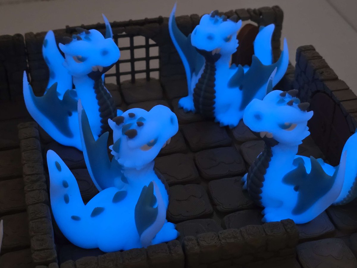 w0LfNiNja's tweet image. 🧊 NEW MINI DROP 🧊
Meet The Glowing Frostbite — a cryo wyvern mini that glows in the dark!
Perfect for D&amp;amp;D, Pathfinder, or just guarding your dice hoard in icy style 🐉✨
Now live in the shop:
🛒 w0lfninja3dprints.etsy.com
#3DPrintedMini #DnD #TTRPG #Wyvern #GlowInTheDark #EtsyShop