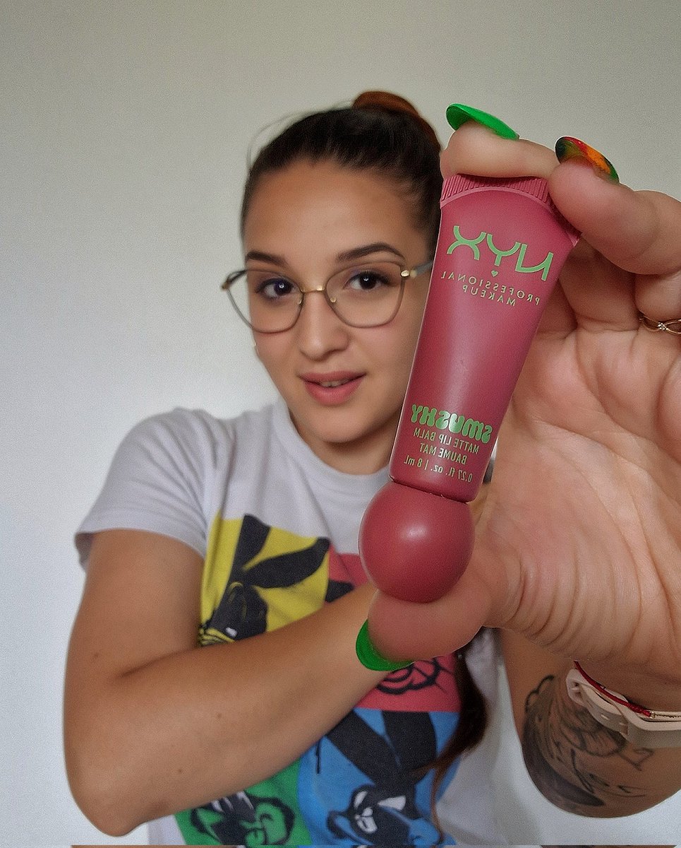 [Werbung]
Smushy Lips mit mattem Finish erleben @nyxcosmetics_de @trnd_dach
#trnd_nyx_smushy
#nyx_smushy  #lipsmatte #nyx