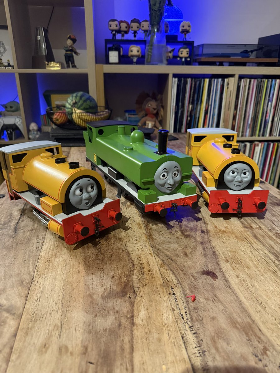 HenryFan91's tweet image. They aren’t powered yet, but I got Mavis to shunt them a little.