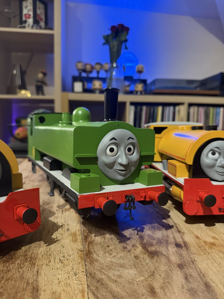 HenryFan91's tweet image. They aren’t powered yet, but I got Mavis to shunt them a little.