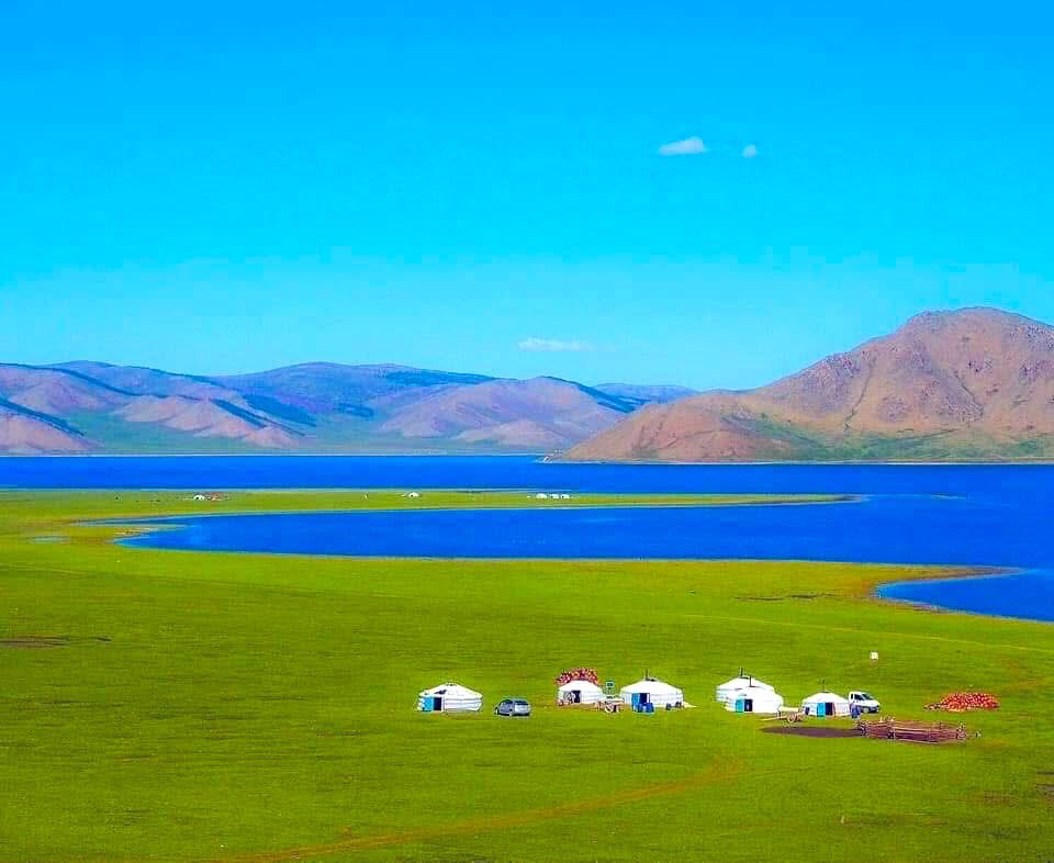 Сайхан өглөөний мэнд хүргэе
Санасан үйлс нь бүтсэн
Сэтгэл тэнүүн 
Итгэл баттай сайхан өдөр болог
Жиргээч дүү нараа
2025.06.19.