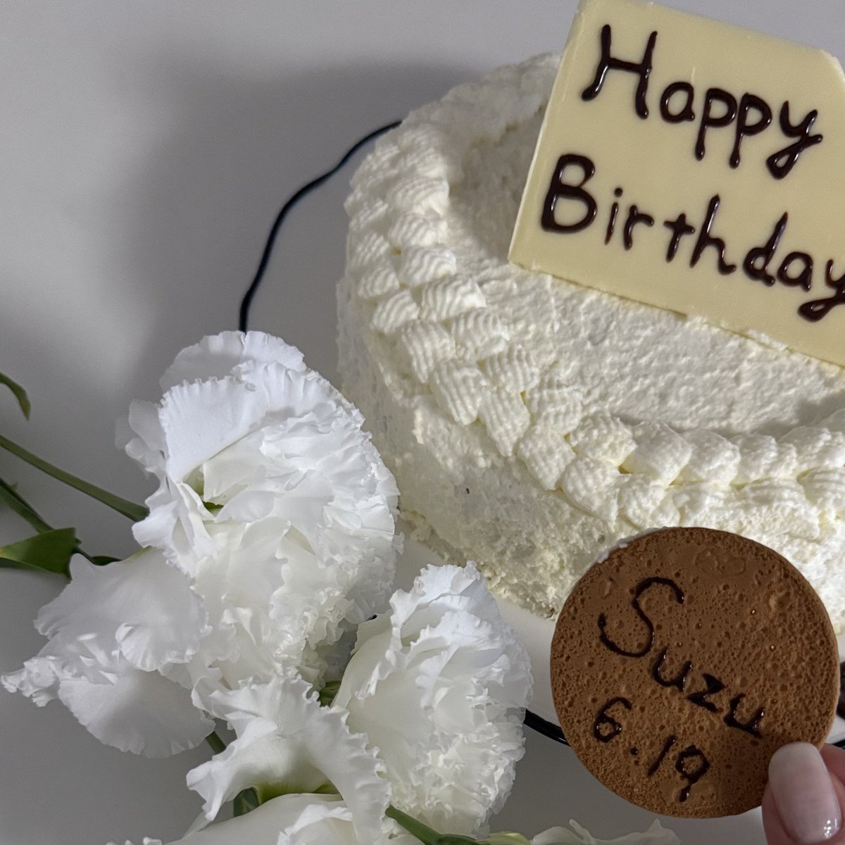 clochette_619's tweet photo. すずちゃん27才のお誕生日おめでとう！！
おかげで毎日楽しく、いつも勇気をもらっています🙂‍↕️💐
人生の半分以上すずちゃんに憧れていると思うと感慨深く、私になくてはならない存在です。

27才も楽しい1年になりますように💫
生まれてきてくれてありがとう🫶🏼

#広瀬すず誕生祭2025 https://t.co/LXkqzDAwaQ