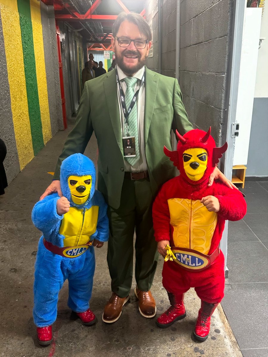 Tony Schiavone (@tonyschiavone24) on Twitter photo Pumped about tonightâs Grand Slam MĂ©xico. My first time ever at Arena Mexico, a bucket list for any wrestling fan. AND got to meet Kemonito and Kemolito. <a href="/AEW/">All Elite Wrestling</a> <a href="/AEWonTV/">AEW on TV</a> <a href="/TBSNetwork/">TBS Network</a> <a href="/StreamOnMax/">Max</a> Pumped about tonightâs Grand Slam MĂ©xico. My first time ever at Arena Mexico, a bucket list for any wrestling fan. AND got to meet Kemonito and Kemolito. <a href="/AEW/">All Elite Wrestling</a> <a href="/AEWonTV/">AEW on TV</a> <a href="/TBSNetwork/">TBS Network</a> <a href="/StreamOnMax/">Max</a>