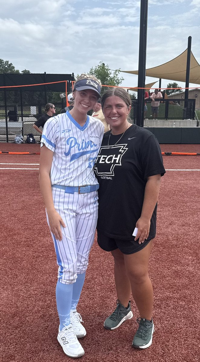 Had a great time today at the Epic Camp in Midwest City, OK!! I was able to do a ton of outfield drills and a lot of BP! One of my favorite things about camps are meeting so many great players and coaches!  Shout out to Coach K and Coach Chloe for talking to me! (And trying to