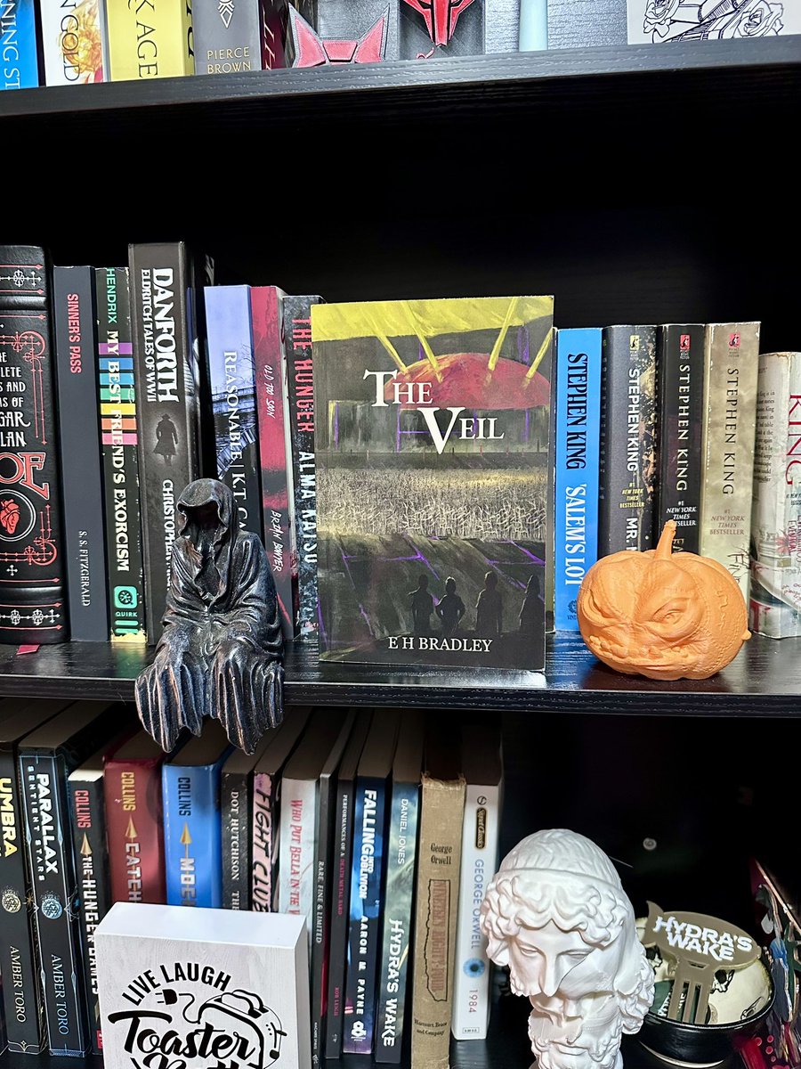 Molly Macabre (@molly_macabre_) on Twitter photo It’s beautiful 😍 cannot wait to dive in 🖤🖤
<a href="/EamonnHBradley/">Eamonn H Bradley, co-founder of Dark Veil Society</a>
<a href="/DarkVeilSociety/">The Dark Veil Society</a> It’s beautiful 😍 cannot wait to dive in 🖤🖤
<a href="/EamonnHBradley/">Eamonn H Bradley, co-founder of Dark Veil Society</a>
<a href="/DarkVeilSociety/">The Dark Veil Society</a>