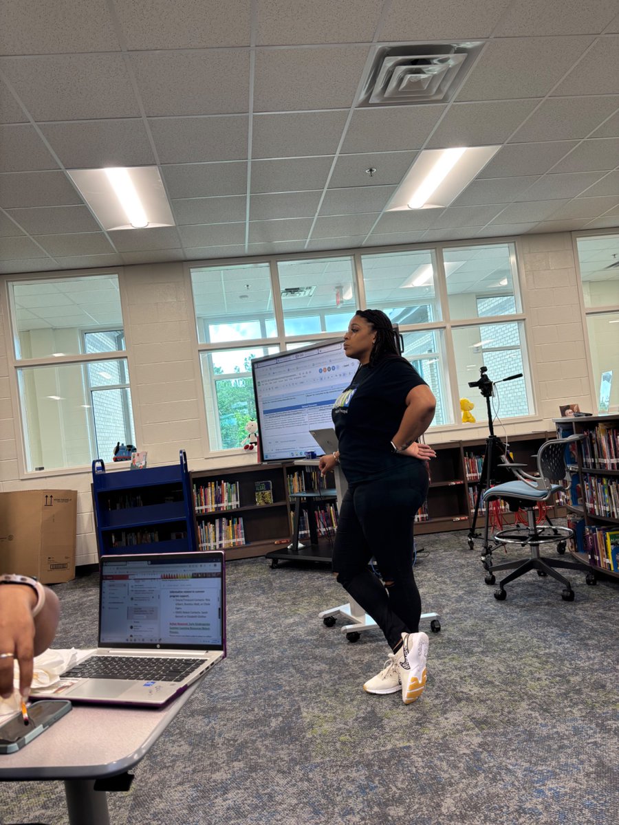 alexesdana's tweet photo. This week we had an amazing 3-day Leadership Retreat to prepare for the 25-26 school year. Today we talked about what changes should be expected to look like when students enter grades 3-5. We end it with the 5 Levels of Leadership by John Maxwell. @HenryCountyBOE @BCE_HCS https://t.co/SKWPbfhJbm