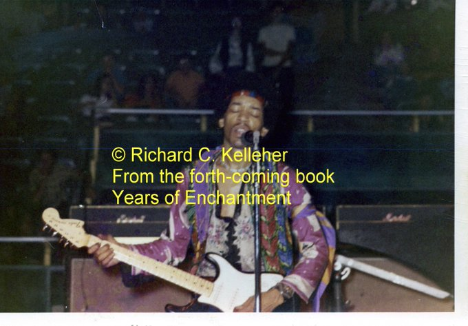 ACelebrityPhoto's tweet photo. Photos taken 55 years ago today
Juneteenth
Jimi Hendrix @JimiHendrix 
Albuquerque New Mexico civic auditorium
June 19, 1970
54 years later photos included in Electric Lady Studios: A Jimi Hendrix Vision @Sony 
photos copyrighted Richard Kelleher, MBA https://t.co/rkzr4GLBxj