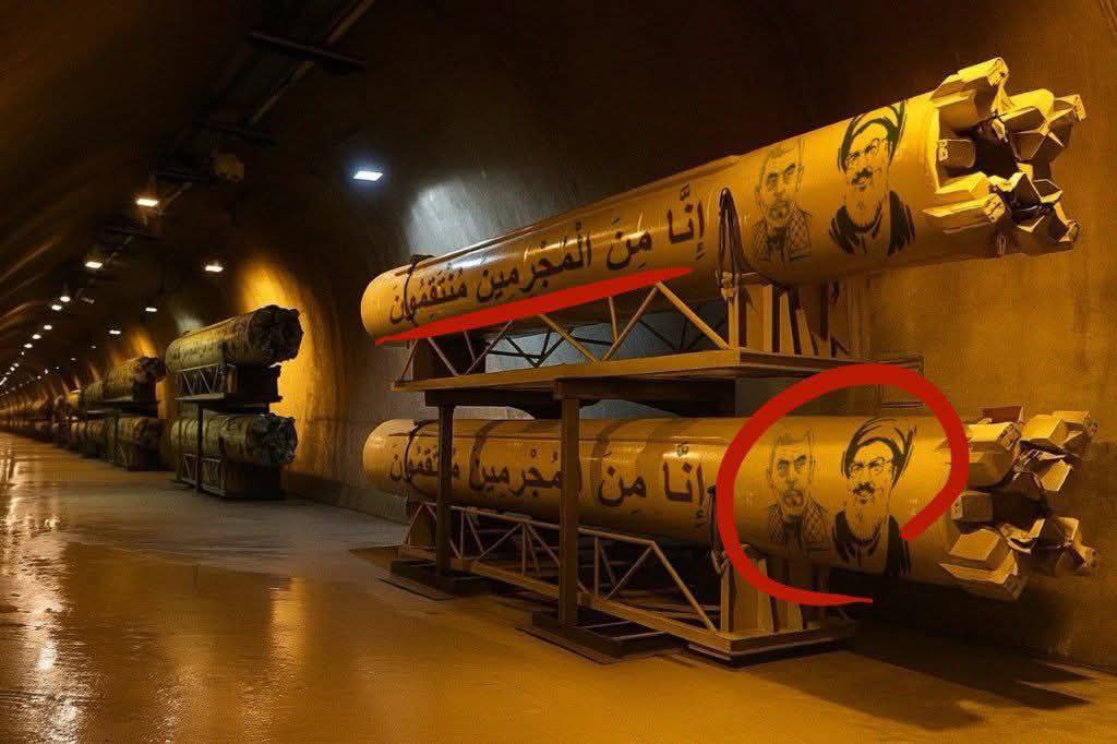 yo2thok's tweet photo. 🇮🇷 "Terhadap para penjahat, kami akan membalas dendam"

Foto-foto syuhada Sayyed Nasrallah dan Yahya Sinwar dipajang di rudal-rudal Iran. https://t.co/0fzGsEuYRL
