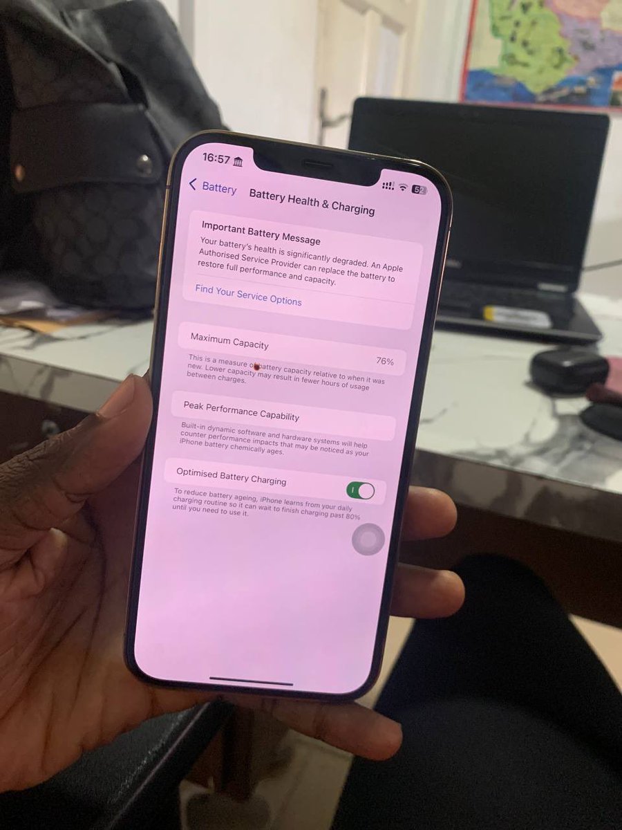 ItsPaulSmart's tweet photo. @milito177__ GH₵ 4400
12 PRO MAX 
Dot on the screen 
Display (iCloud) 

0244442717 https://t.co/52637aQkKH