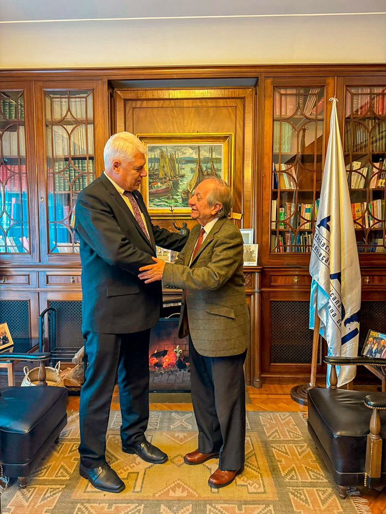 Lo conocen en Uruguay como “El Paraguayo”. Hoy me recibió en Montevideo, don Sergio Abreu, Secretario General de ALADI (Asociación Latinoamericana de Integración). Mucho que aprender de su experiencia en la política y la integración regional. De padres paraguayos, una gran