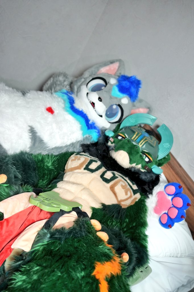 鋳くんと添い寝！
腹筋うらやましい！！！