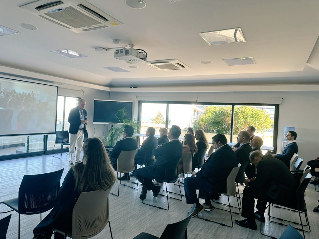 Hoy, en el marco de la Reunión de Grupos de Trabajo de #REGULATEL, visitamos la Casa de Internet en Montevideo. Una jornada clave en la que se abordaron ejercicios prácticos relacionados a Internet, el bloqueo de sitios y la neutralidad de la red.
