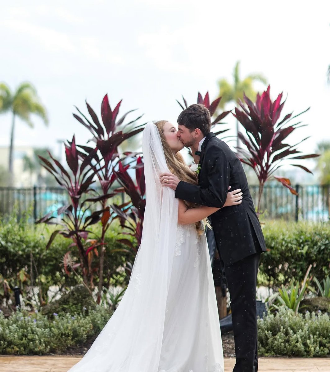 💍 Tie the knot where paradise meets perfection at Margaritaville Resort Orlando! Say “I do” in a tropical oasis featuring stunning venues, laid-back island vibes, and personalized planning. 🌺✨

Book with our From the Aisle to the Islands offer and receive a Complimentary