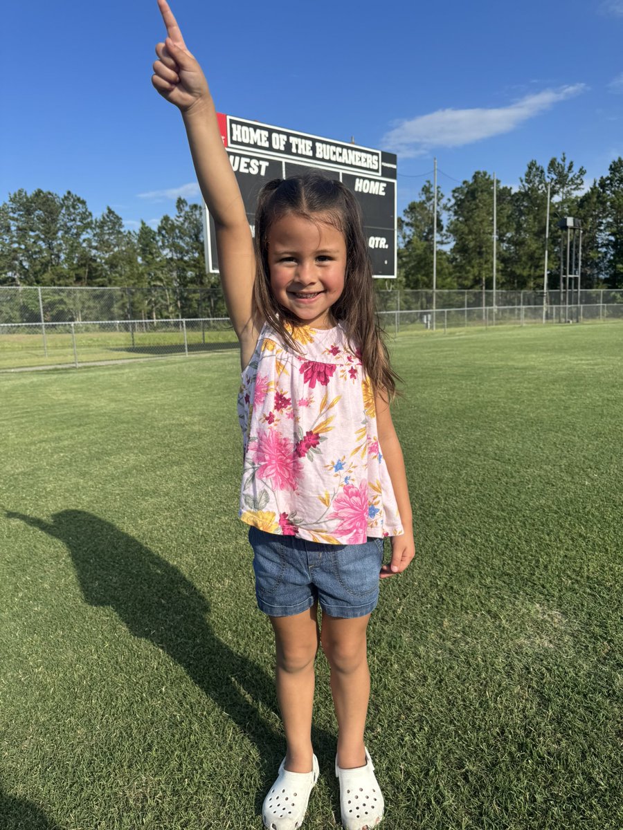 If you can’t tell, she’s excited for this upcoming season 😎 #ONEBUC🏴‍☠️