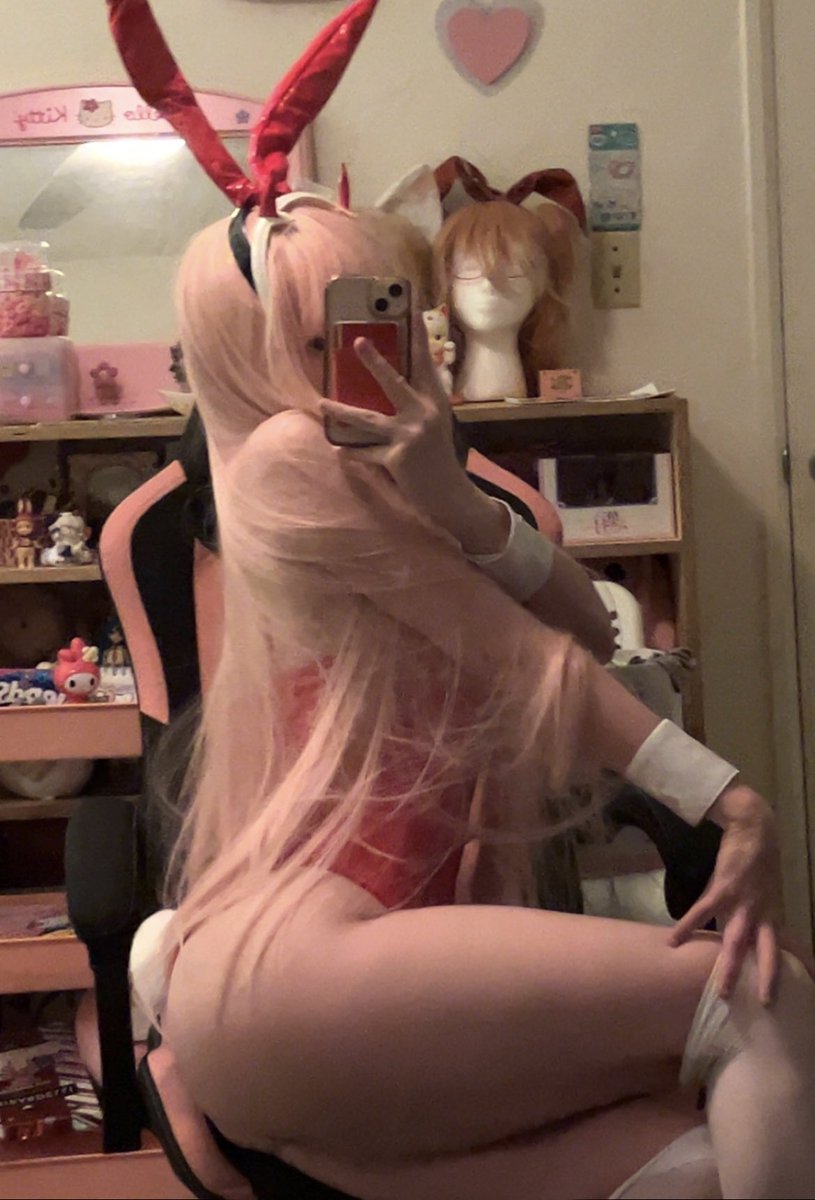 who wants access to my exclusive priv? (65$ one time fee) dm me &gt;:)