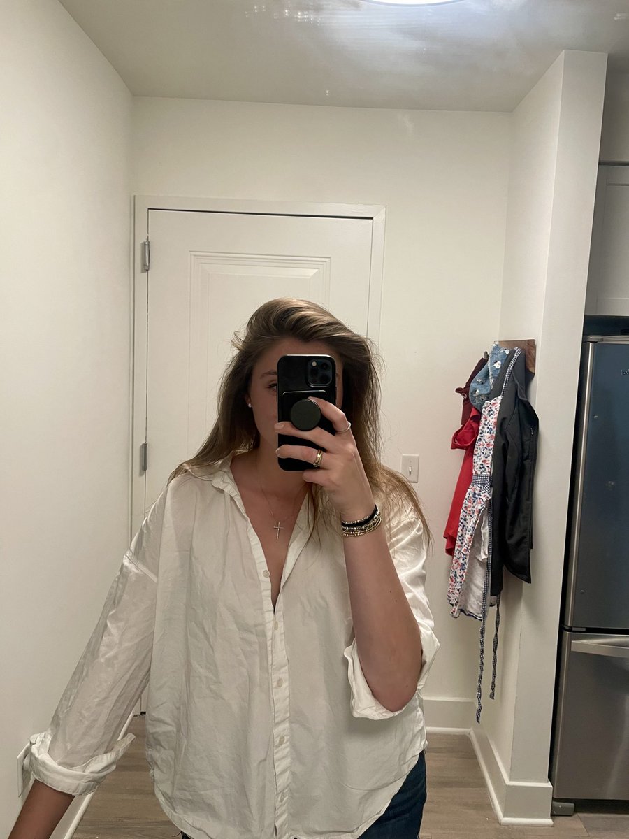 sadgirlyboss's tweet image. so many new friends. welcome to sad girly boss! about me (and the name):
- i’m 25, catholic, conservative, single, and the oldest of five
- i love my job and im good at what i do but my true vocation is to be a wife and mother
- while i wait on God’s timing, im going to kick…