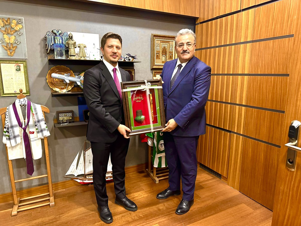 Milletvekilimiz ve Ak Parti Genel Merkez Teşkilat Başkan Yardımcımız Sayın Selman Özboyacı’ya ziyarette bulunduk. 

Değerli Milletvekilimize, Dostumuza çalışmalarında kolaylıklar ve başarılar dilerken, Şehrimizin ve Milletimizin geleceği için Büyük ve Güçlü Türkiye hedefinde; hep