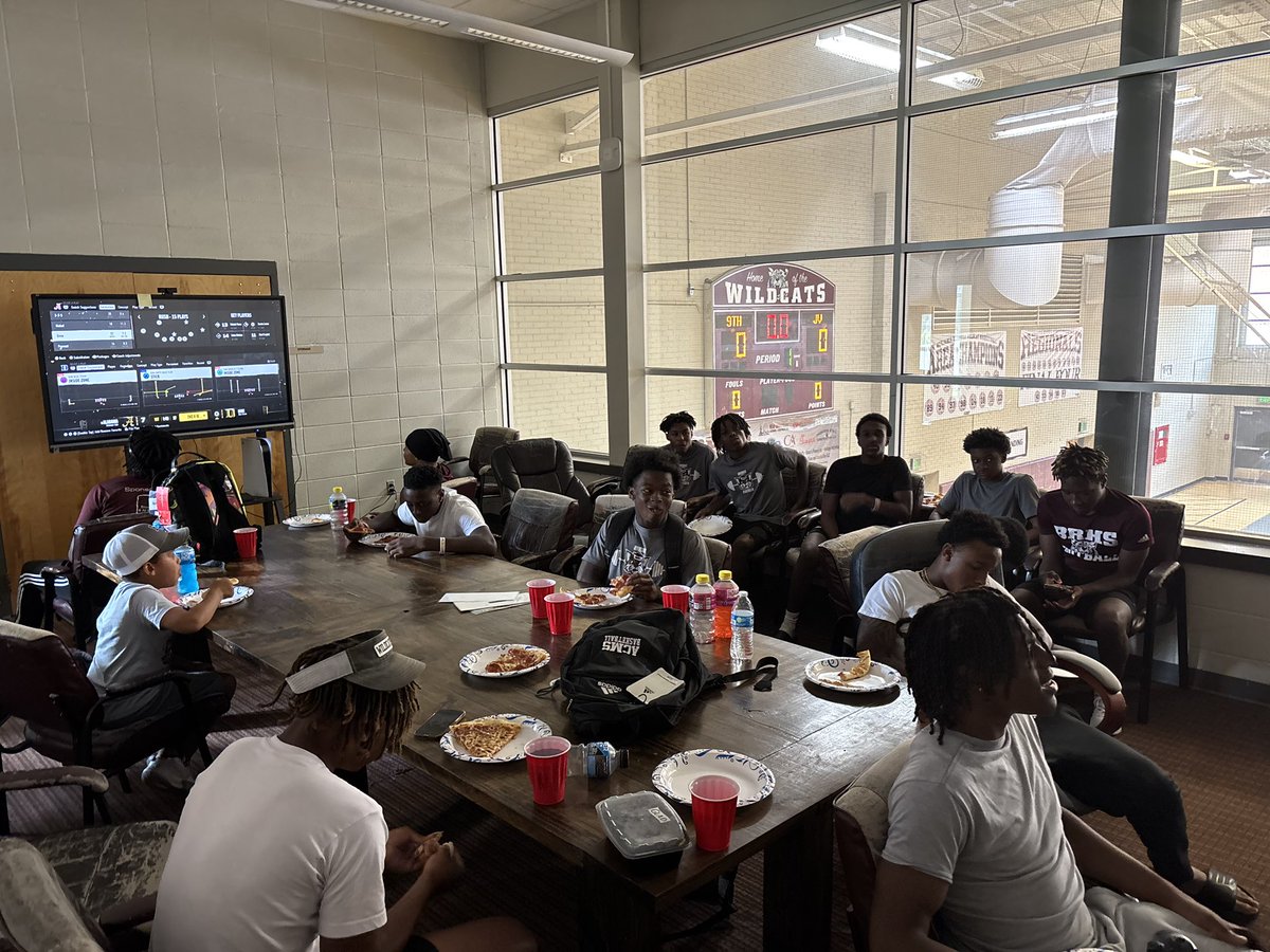 🐾 Congratulations to all our players who participated in the annual NCAA tournament. Big shout out to our Sr. WR BJ Bedgood on winning the National Championship &amp; a Chick-fil-A gift card.🐾
#theBRand