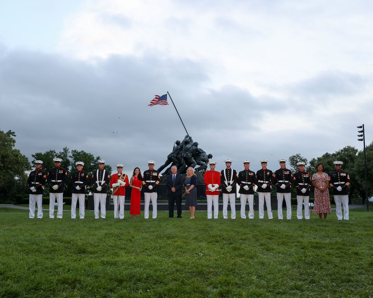 USMCSgtMaj's tweet image. Last night, I had the honor of hosting the enlisted #SunsetParade at the USMC War Memorial. Alongside @MBWDC, I welcomed our guest of honor, Sgt. Maj. Justin Lehew (Ret.). The parade was comprised entirely of enlisted #Marines, signifying the importance of our enlisted force.