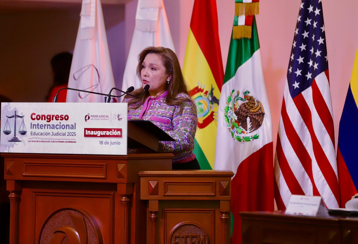 #Comunicado📄
Situamos a las personas en el epicentro de la transformación judicial: Fernando Díaz Juárez

🔲Al inaugurar el Congreso Internacional de Educación Judicial 2025, el Magistrado Presidente subrayó que el voto de confianza ciudadano obliga a impartir justicia cercana,