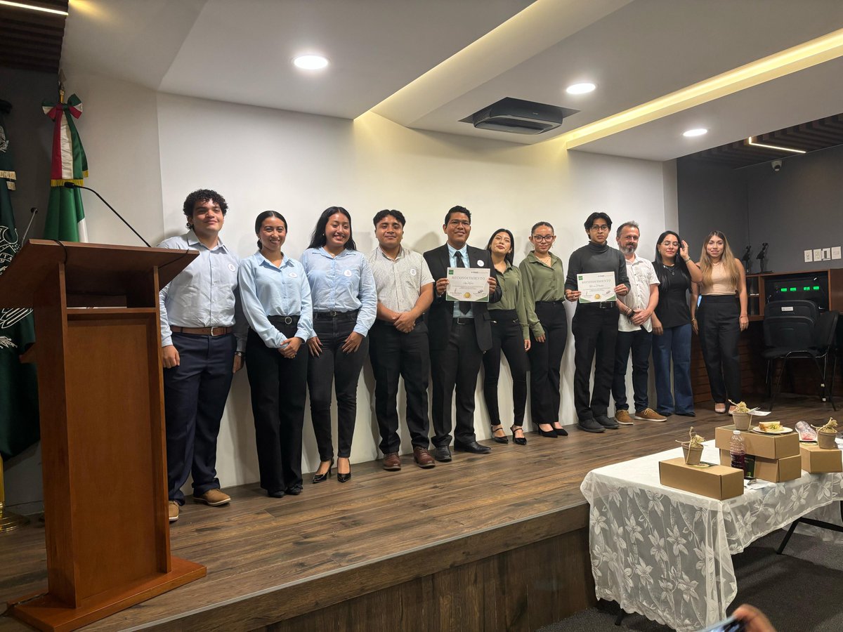 StarMXCh's tweet photo. Feria de Emprendimiento Sustentable 2025 organizado por STAR Scholars Network Capítulo México y la Red Emprende Tabasco, estudiantes de Administración y Contaduría Pública presentaron 13 proyectos alineados a los Objetivos de Desarrollo Sostenible (ODS). https://t.co/CMsgzdFv4e