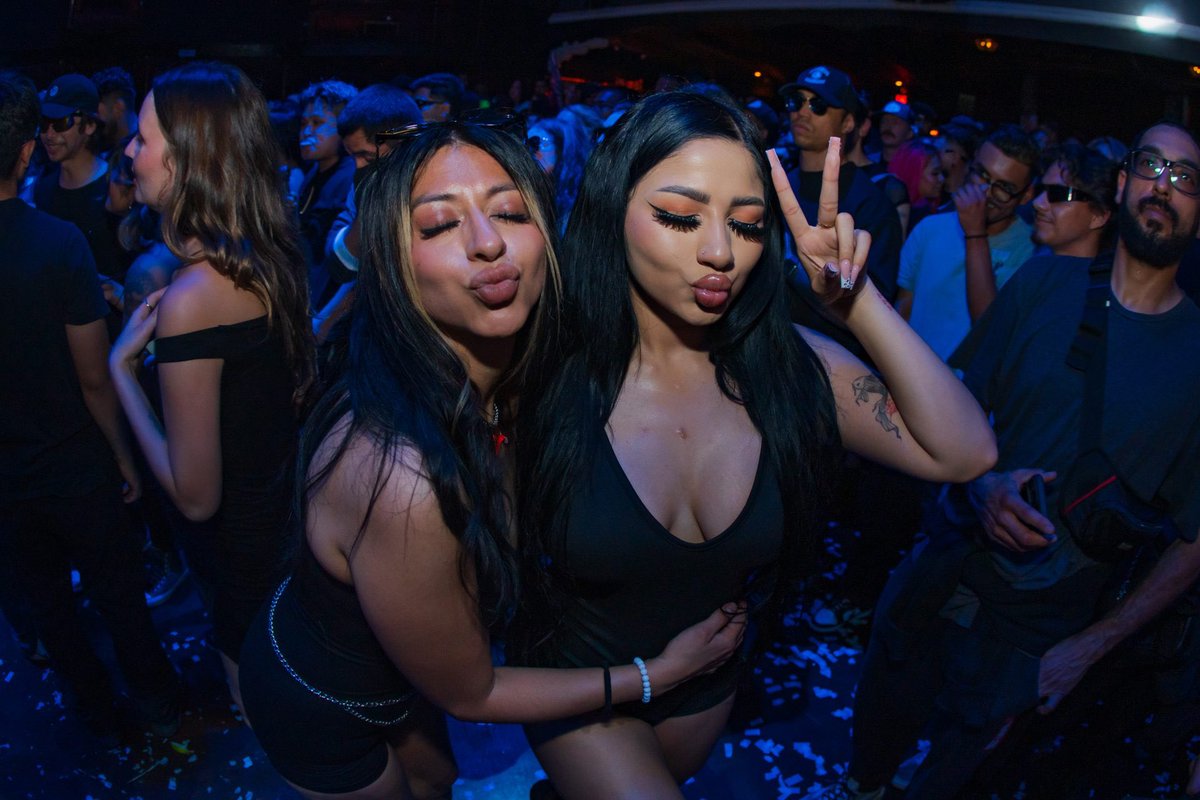 Techno baddies 🖤⛓️🫦🪩