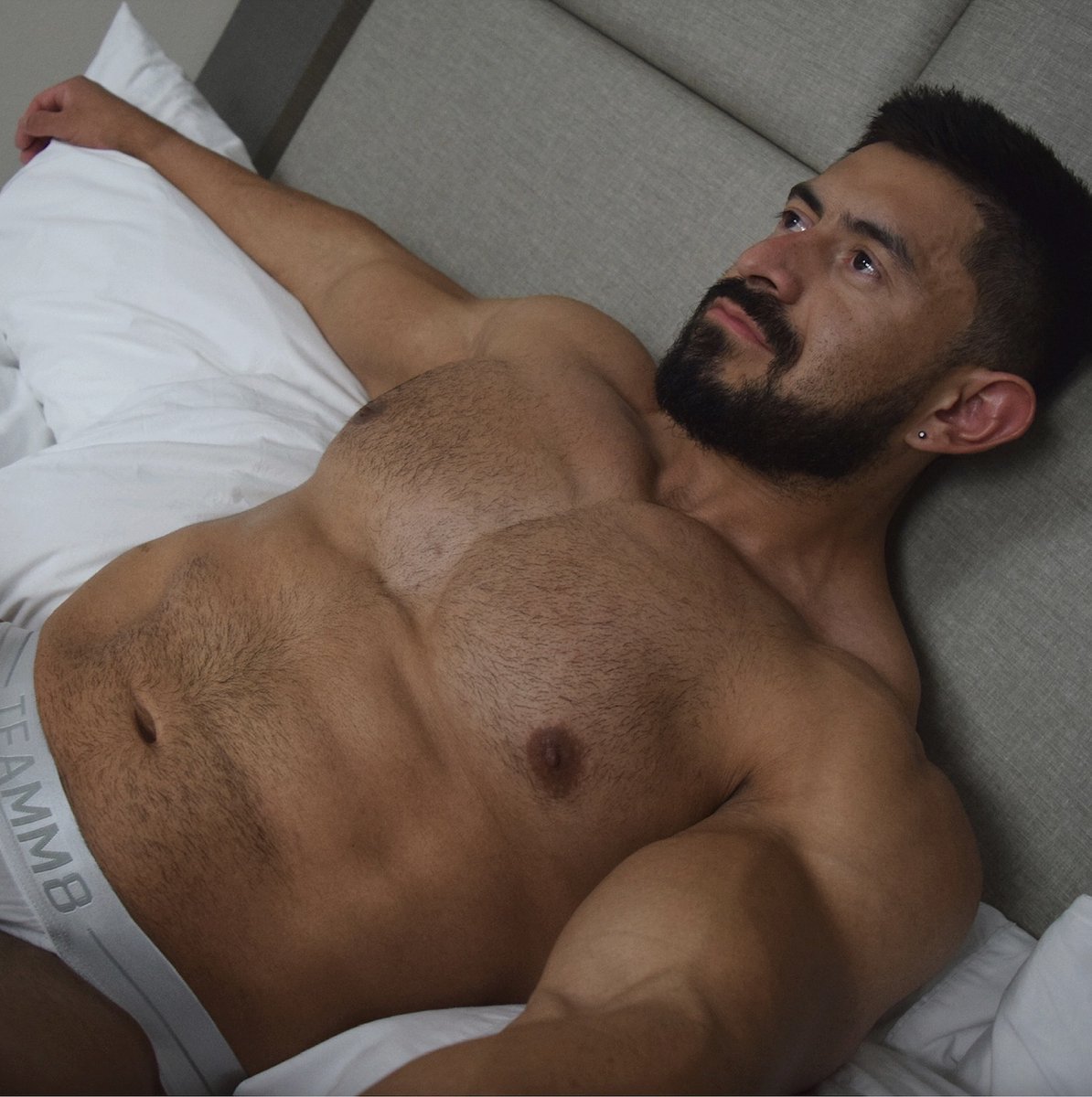 Anyone wanna Netflix and chill tonight? 🍿
