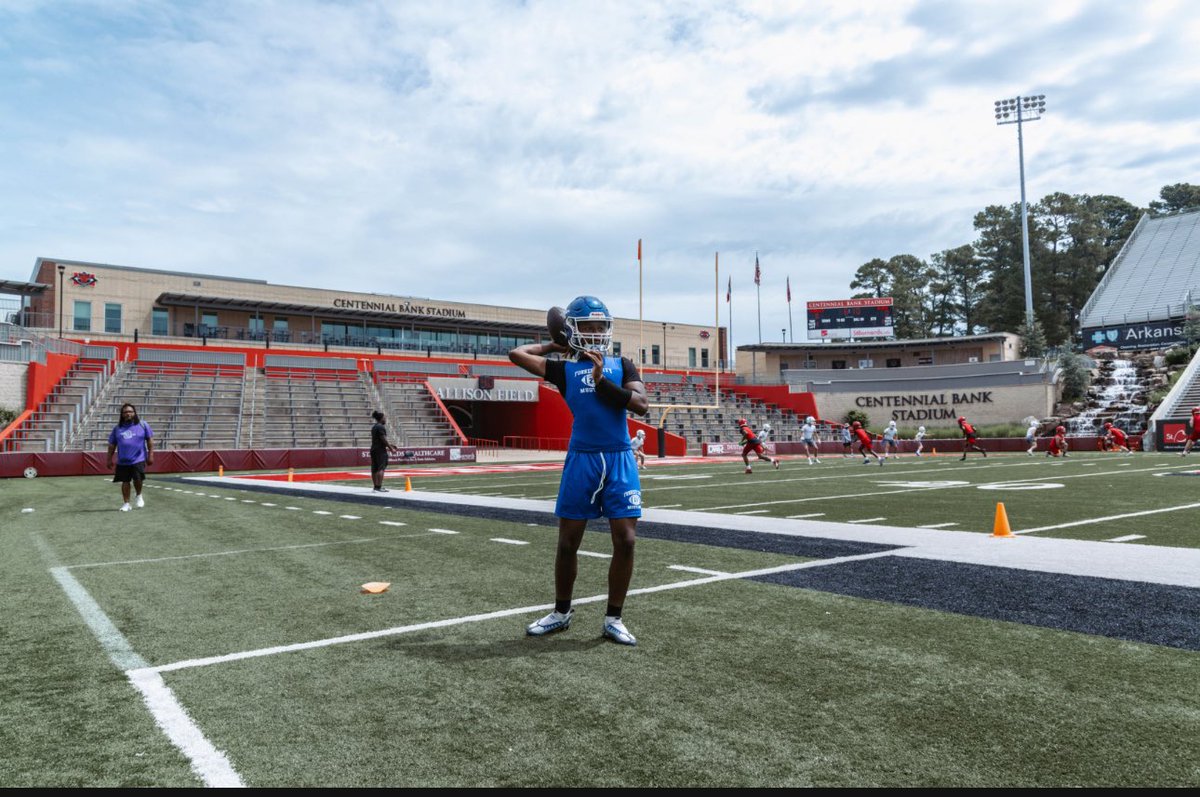 Happy to be ranked by <a href="/PrepRedzoneAR/">Prep Redzone Arkansas</a> , coming for a lower ranking though but more improvement to be made <a href="/coltonedwardsFB/">Colton Edwards</a>  #GoMustangs 💙