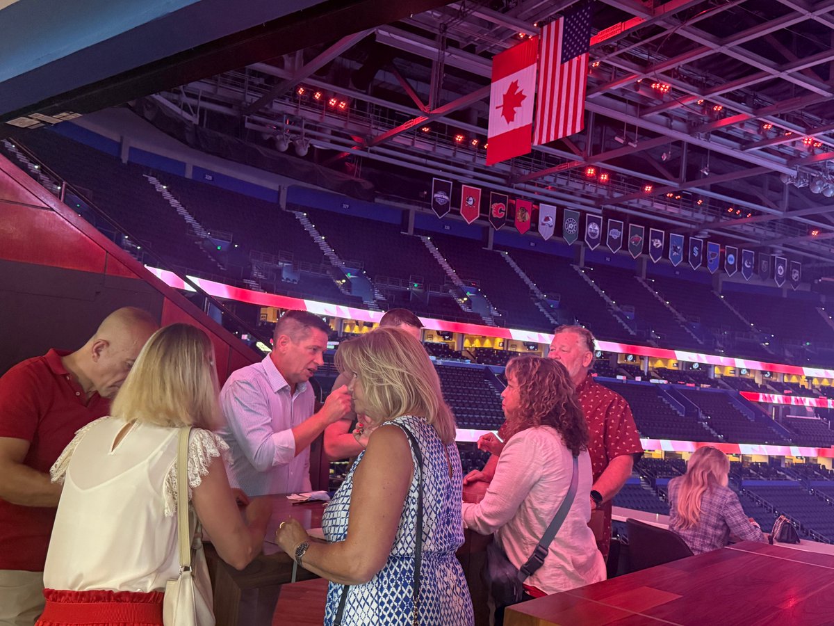 Federation of Canadian Municipalities (@fcm_online) on Twitter photo Friends, allies and neighbours.
While in Tampa for <a href="/usmayors/">U.S. Mayors</a>' Annual Meeting, Mayors <a href="/drewdilkens/">Mayor Drew Dilkens</a> and @DonnaReardonsj joined municipal leaders at an early Canada Day celebration. The ties between Canada and the United States run deep, and close collaboration between local Friends, allies and neighbours.
While in Tampa for <a href="/usmayors/">U.S. Mayors</a>' Annual Meeting, Mayors <a href="/drewdilkens/">Mayor Drew Dilkens</a> and @DonnaReardonsj joined municipal leaders at an early Canada Day celebration. The ties between Canada and the United States run deep, and close collaboration between local