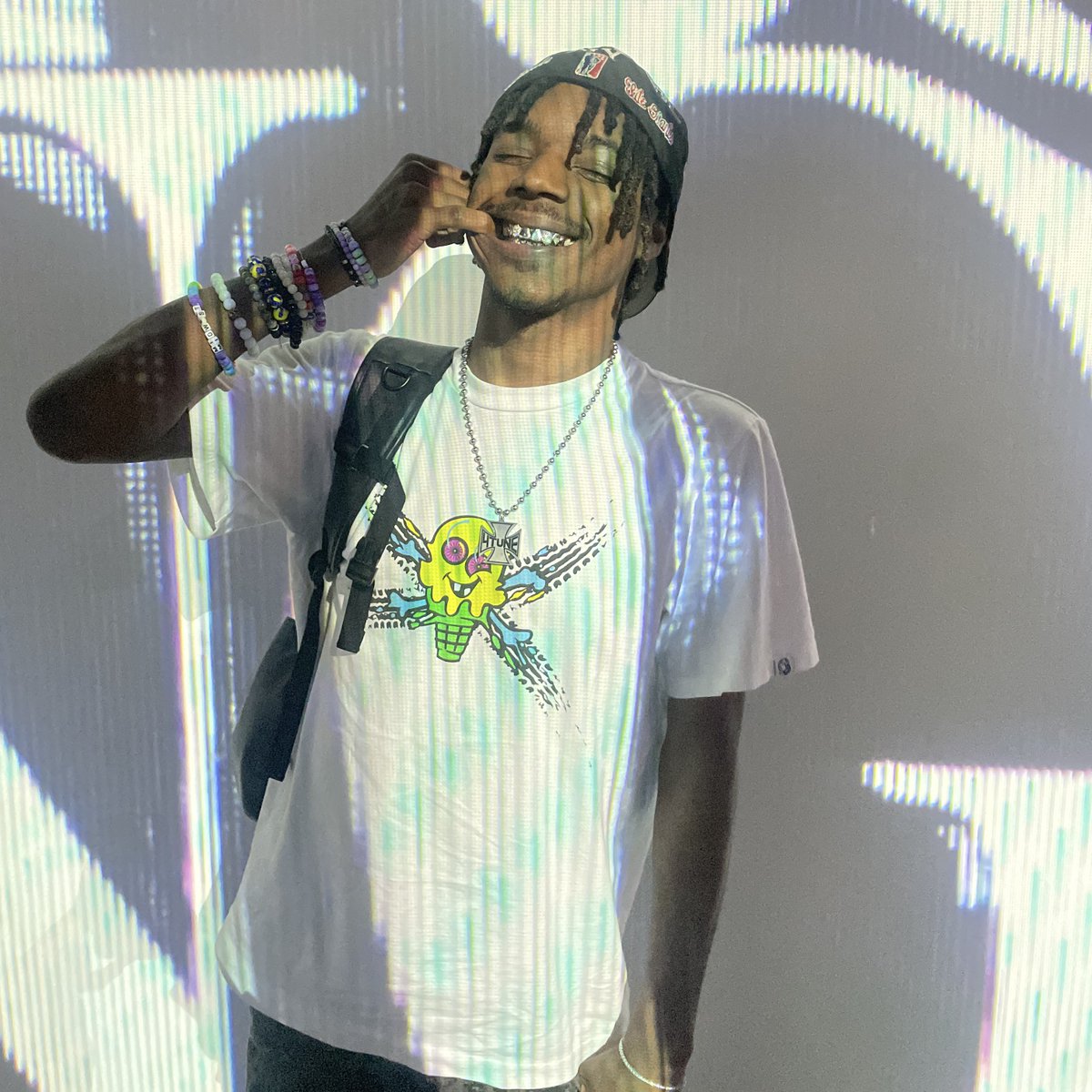 midwxst's tweet image. ALBUM FRIDAY ! #ARCHANGEL