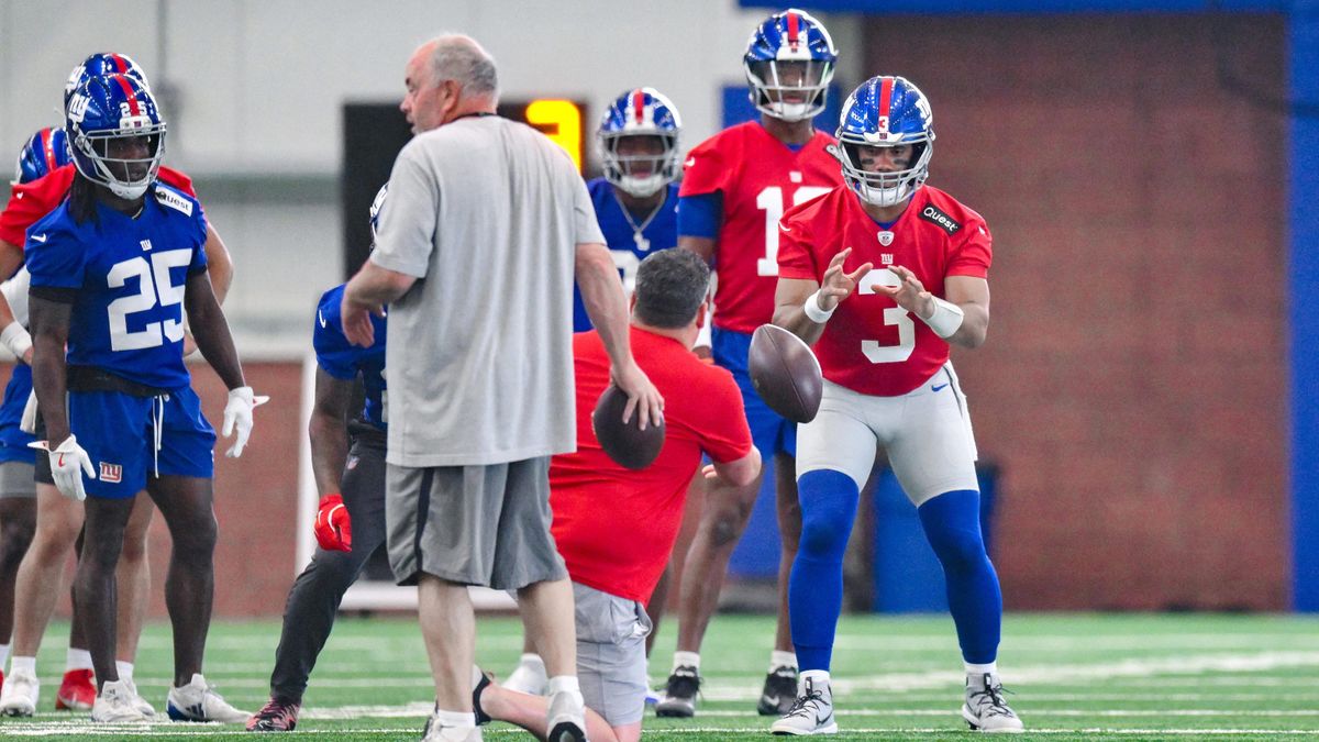 New York Giants rookies will report to training camp on July 15 with the full team reporting on Tuesday, July 22. giantswire.usatoday.com/story/sports/n…