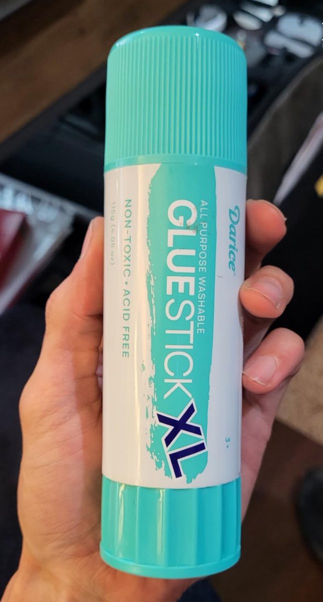 Umm, yes please!!  What teacher doesn’t need a glue stick this big (especially kindergarten teachers!!)??? #clearthelist

amazon.com/hz/wishlist/ls…