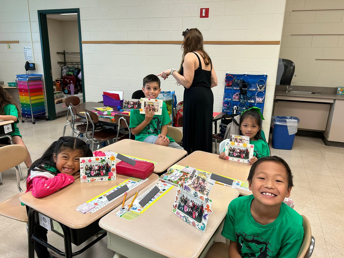 Ms. Kanaras (@mskanaras) on Twitter photo Our end of year party was so much fun! Thank you to our parent volunteers for organizing such a wonderful celebration 💚 <a href="/CopperHillES/">Copper Hill</a> Our end of year party was so much fun! Thank you to our parent volunteers for organizing such a wonderful celebration 💚 <a href="/CopperHillES/">Copper Hill</a>