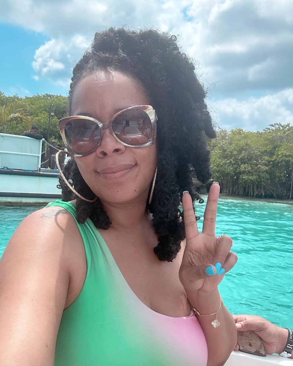 Divash Miss tweet media