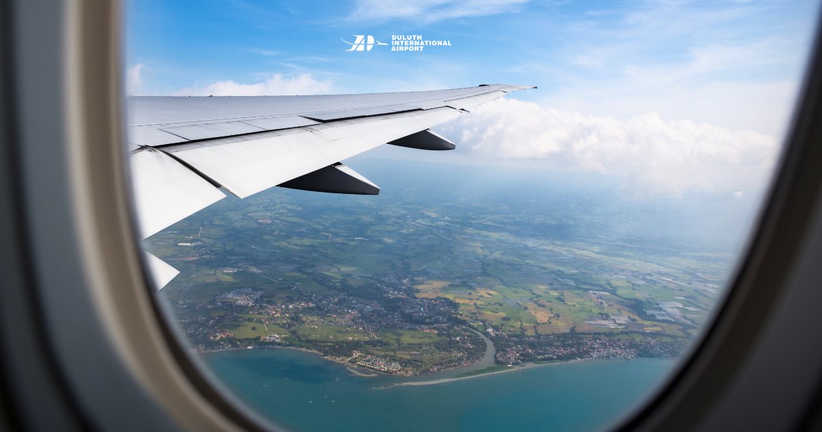 Hydrate like a pro while traveling this summer! 💦 Flying dehydrates you fast—especially when temperatures are high. Bring a refillable water bottle and fill up after security to stay refreshed during your trip.