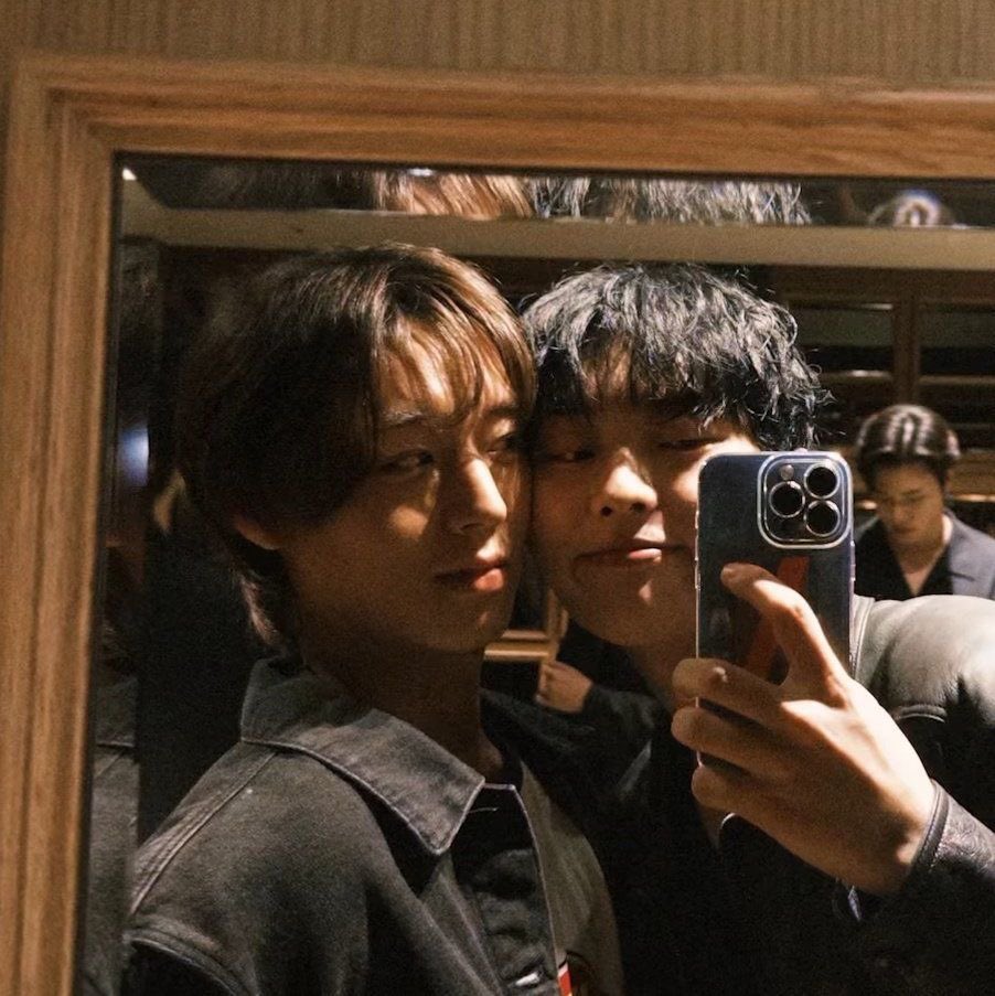 thvantevv's tweet image. "hyunwook treats all his costars the same way he treats jihoon" well no! a 🧵