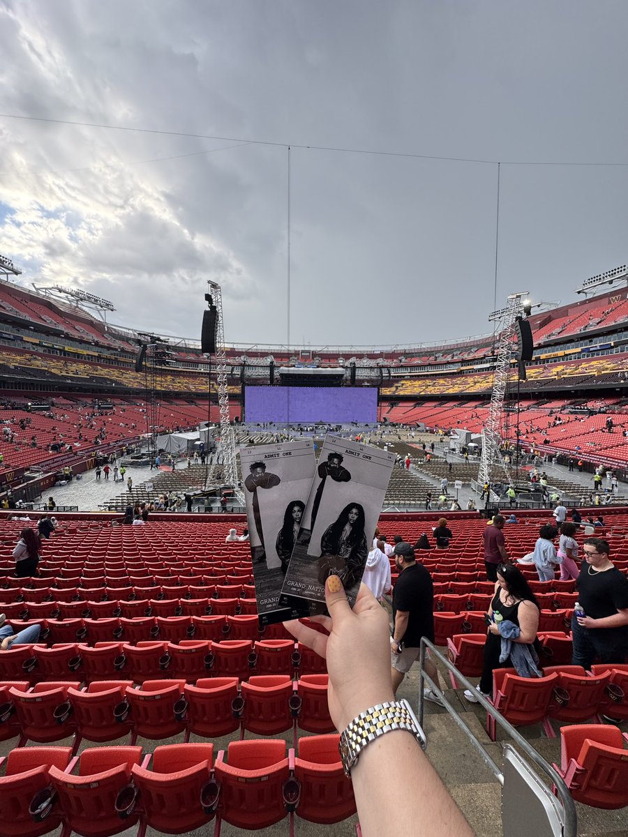 gates are open!!

📍LAST STOP IN THE U.S.

SOLD OUT 🔥
