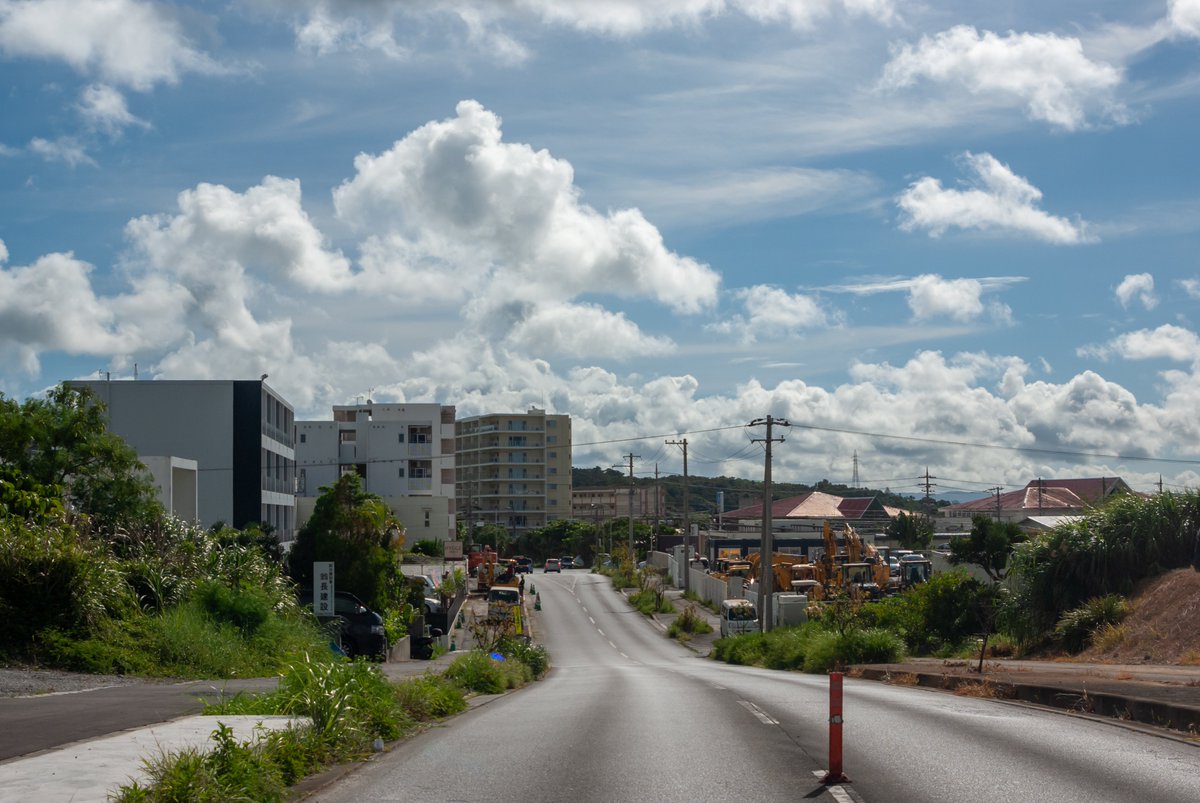 higastore's tweet photo. PENTAX K200Dと歩くOKINAWA.

2024年7月ごろ。
名護市から宜野湾市方面から嘉手納方面。

久しぶりに北部遠征。
母校の名桜大学に繋がる道も懐かしい…。

#k200d #pentax #島さんぽ #沖縄 #okinawa #島の景色 #宜野湾 #ginowan #嘉手納 #kadena #名護 #nago #夜の写真 #サンセット #サンセット選手権 https://t.co/CZcWfEJhA4