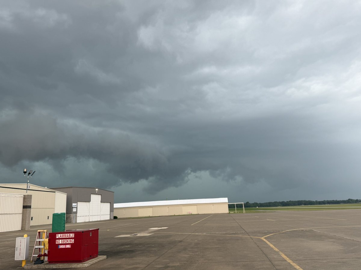 Captaincodi2018's tweet photo. @NWSIWX Goshen Municipal Airport. Airport weather software reported 65 mph wind gusts as the storm was moving through. Feel free to share. https://t.co/43AmMY1WHW