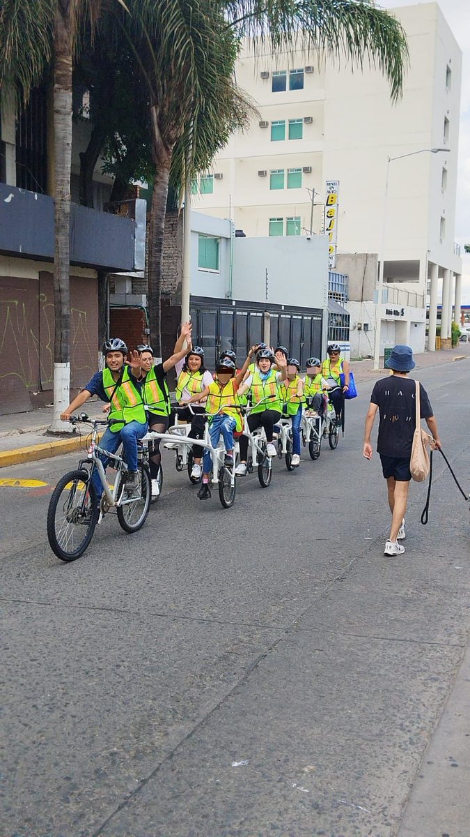 ¡Domingos de aventura en #RutaLeón!

¿Ya conoces la Bicioruga?🚴‍♀️🐛 Súbete a este paseo GRATUITO todos los domingos y disfruta de la ciudad sobre ruedas.

🕗 Horario: 9:00 a.m. a 1:00 p.m.

📍 Recorrido: De Plaza Expiatorio al Forum Cultural.

¡Pedalea y disfruta el camino!