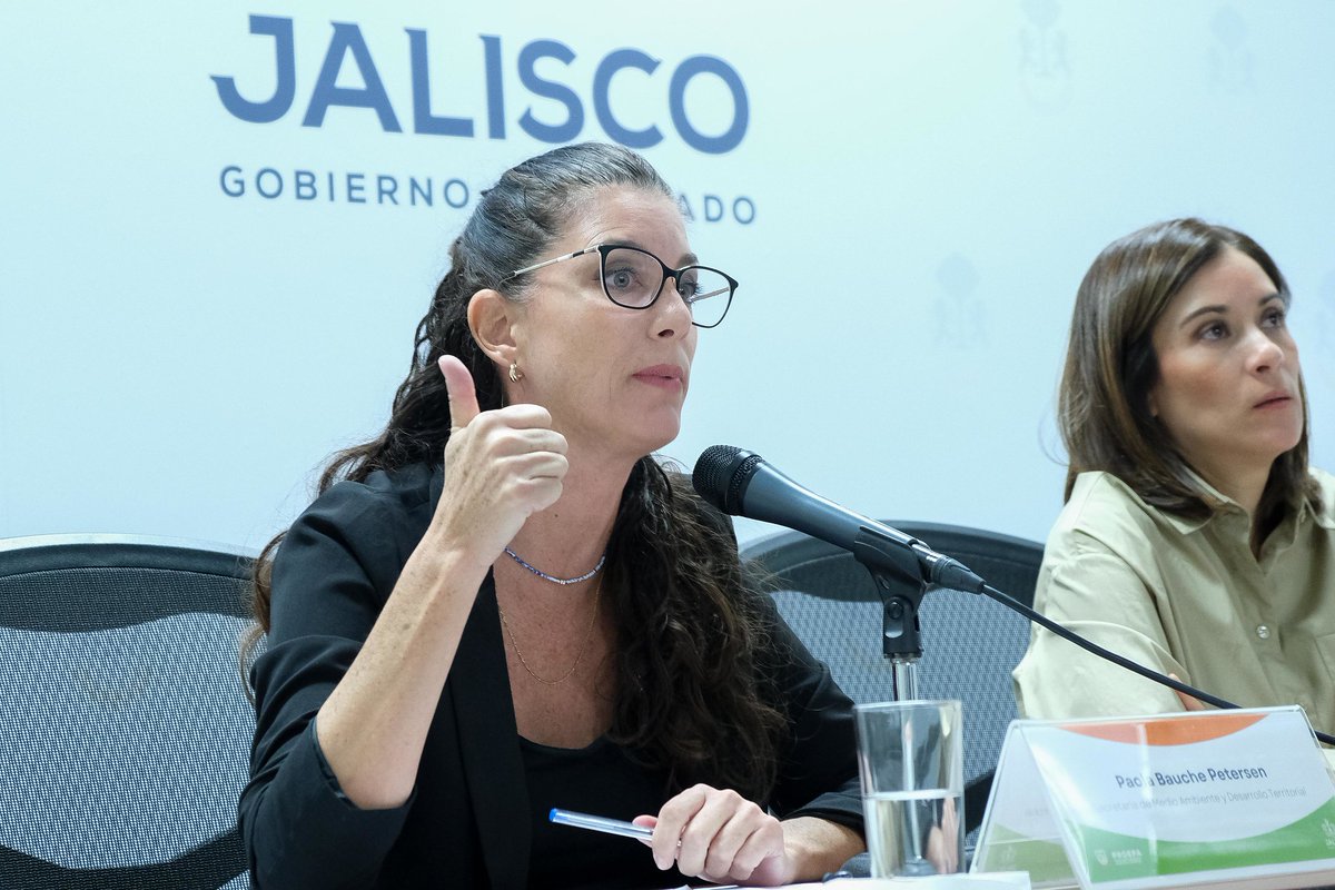 Hoy en rueda de prensa, destacamos la colaboración entre SEMADET y PROEPA para fortalecer la protección de los recursos naturales de Jalisco.
Esta labor coordinada nos permite avanzar en un mejor ordenamiento territorial y en el cumplimiento de la legislación ambiental.