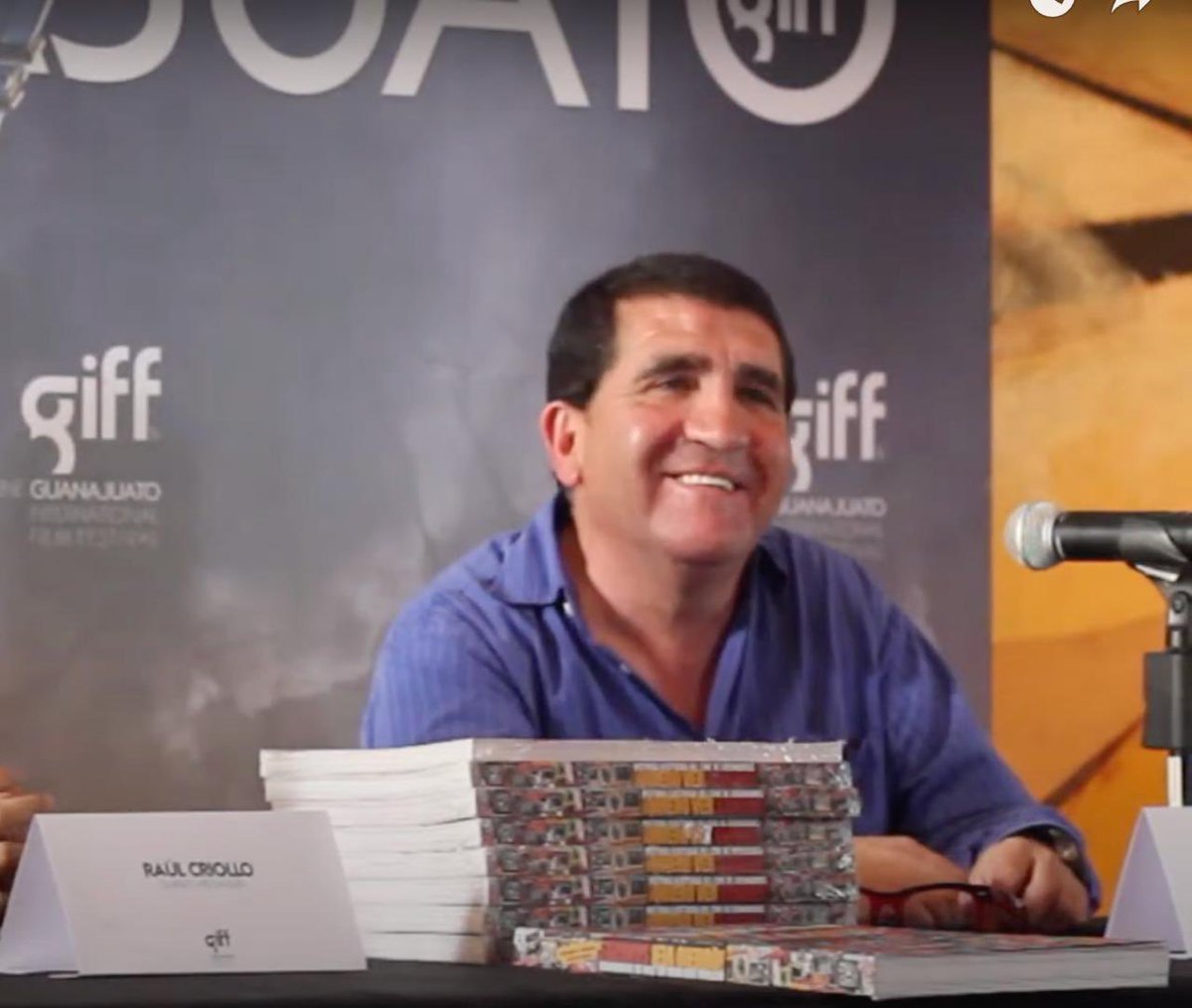 El GIFF lamenta el fallecimiento del crítico Pepe Návar. Gran melómano y cinéfilo, especialista en rock y cine de terror, un referente del periodismo. 
Lo recordamos con cariño, aquí cuando en 2013 presentó en GIFF su libro ¡Quiero ver sangre! Historia ilustrada del cine de