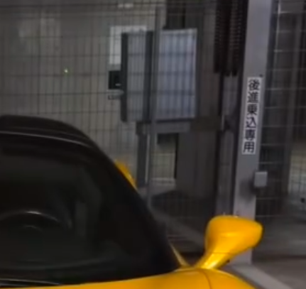 forexlooker's tweet photo. #weekendfx #コピトレ詐欺 #翔星
#目を凝らすと見えてくるもの
#どこの地下駐車場だろう
#ドバイで漢字は使われないようなw
#ナンバーの形で推察できないかな
#特定班を求むwww https://t.co/aMKFLjhzG4