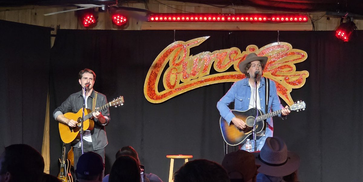 blakehopper's tweet image. Little Rock 20th Anniversary show with the GOAT Hayes Carll all the way in Beaumont. Another awesome night at Courville&apos;s, the best listening room in the world @hayescarll