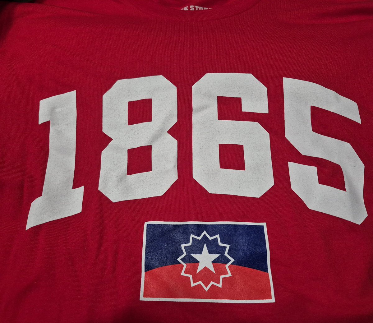 ADOSME1's tweet image. Getting my #Juneteenth ❤️🤍💙outfit out like it's the first day of school.
Happy Juneteenth #ADOS!! 🇺🇸❤️🤍💙🇺🇸