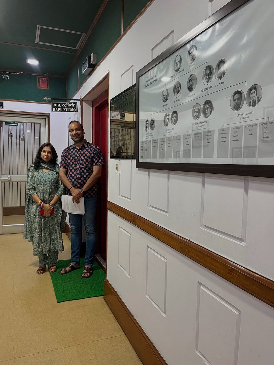 Yesterday, I went for a recording at All India Radio, while walking inside the complex saw Bapu Studio. Mahatma Ghandhi had come here to address the nation from this studio on 12th Nov 1947. The studio is still functioning and the 🎙️used by him is still there.