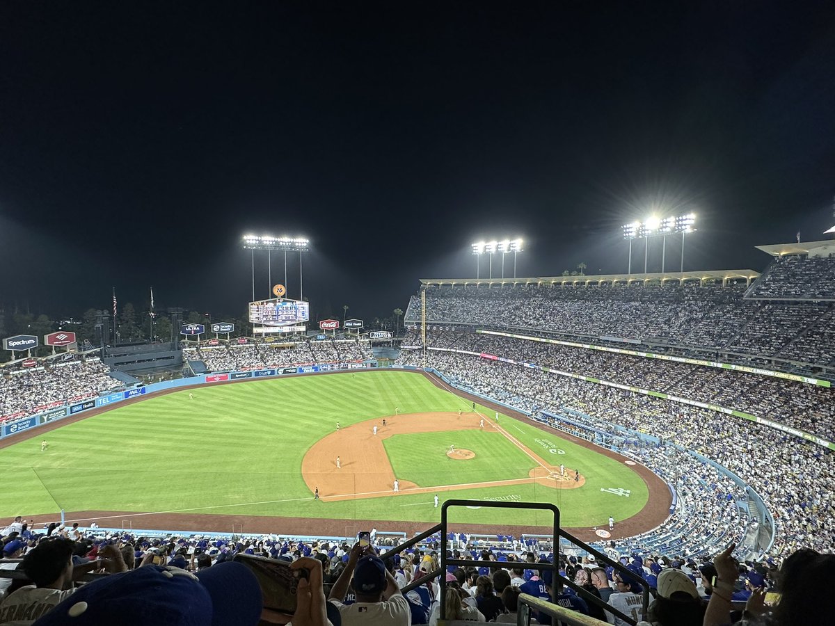 MachinaLabs_'s tweet image. Built in LA. Powered by very talented people.
LA @Dodgers Night with the Machina Labs crew!
From building parts to building culture, this team brings the heat on and off the factory floor. 🦾⚾️
#MachinaLabs #BuiltInLA #FutureOfManufacturing