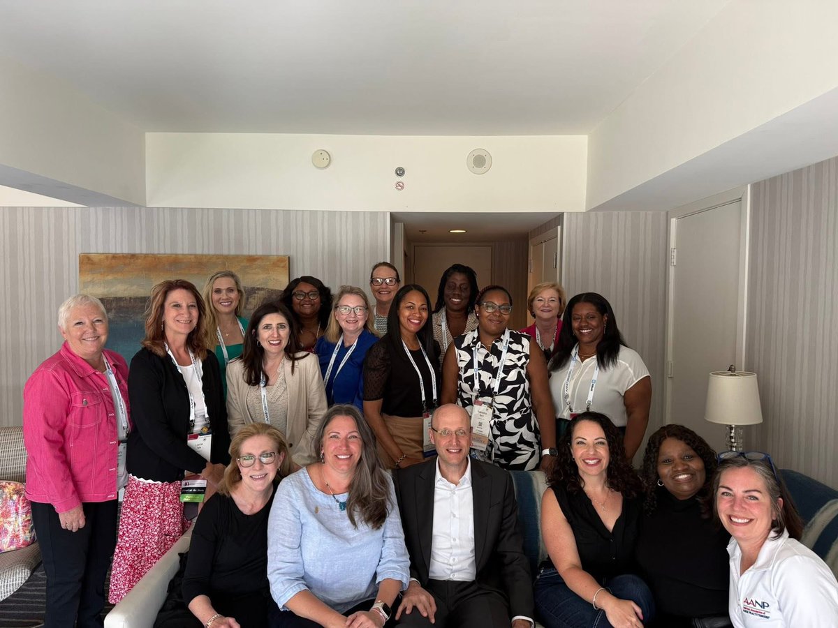 2011acnp's tweet image. A great start to the AANP national conference. Reconnecting with, and meeting new, colleagues from all around the US. #AANP25 #NPslead #UABson