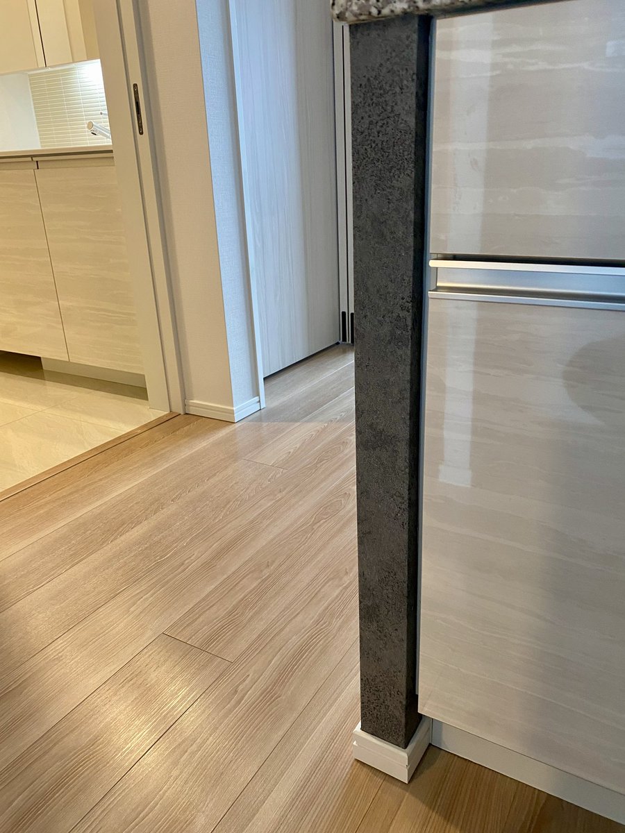 lifetime_s's tweet photo. ザ・浅草レジデンスでマンションオプション工事！

キッチンカウンター下に、
・アクセントクロス
を施工しました！ https://t.co/N1FQ0qwgD9