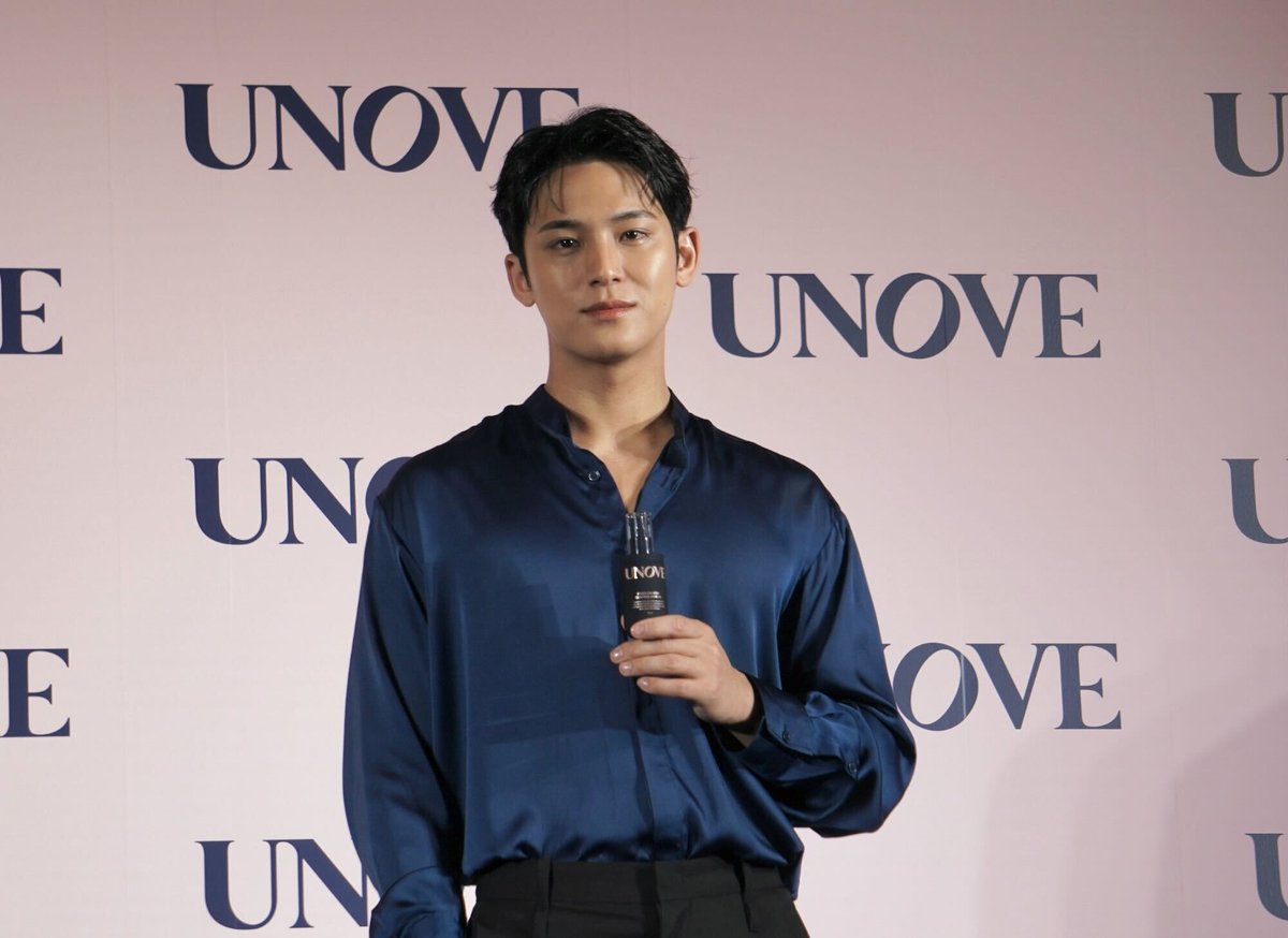 atcosmenet's tweet photo. #SEVENTEEN #MINGYU （ミンギュ）さんが「UNOVE」新製品発表会に登壇🐶💎

「僕はくせ毛なので、うねりや広がりを抑えて、サラサラ髪に導いてくれるところが好き。撮影でダメージを受けやすいので、毎日トリートメントを使っています！4本以上リピート中👍」

「フリズカーミングコントロールライン」の好きな所を教えてくれたよ🍚💕